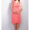 Elegáns ruhák terhes nők számára